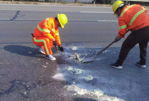 黔西公路下沉注浆加固